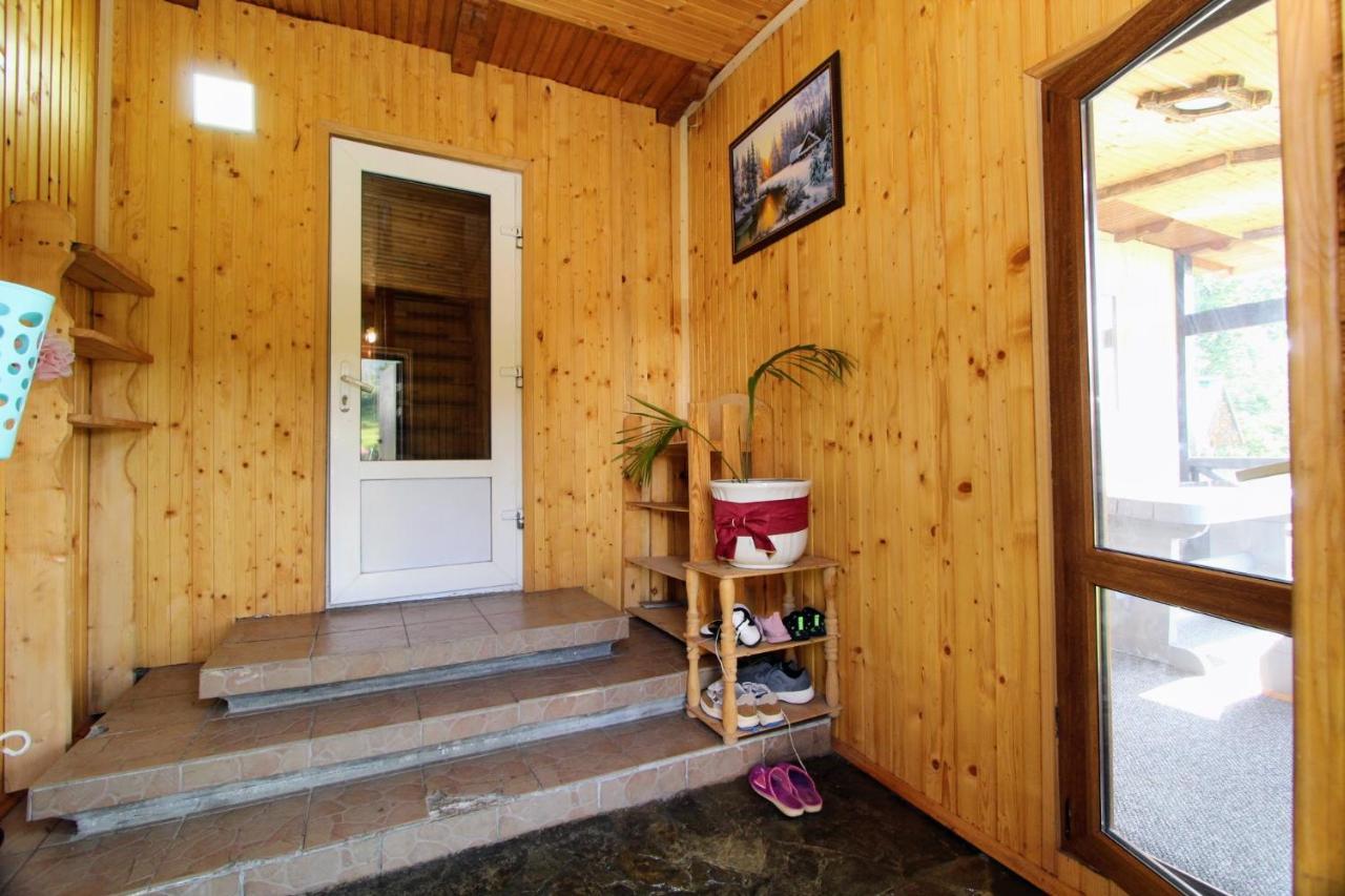 Котедж "Гірський Затишок" Yaremche Ngoại thất bức ảnh